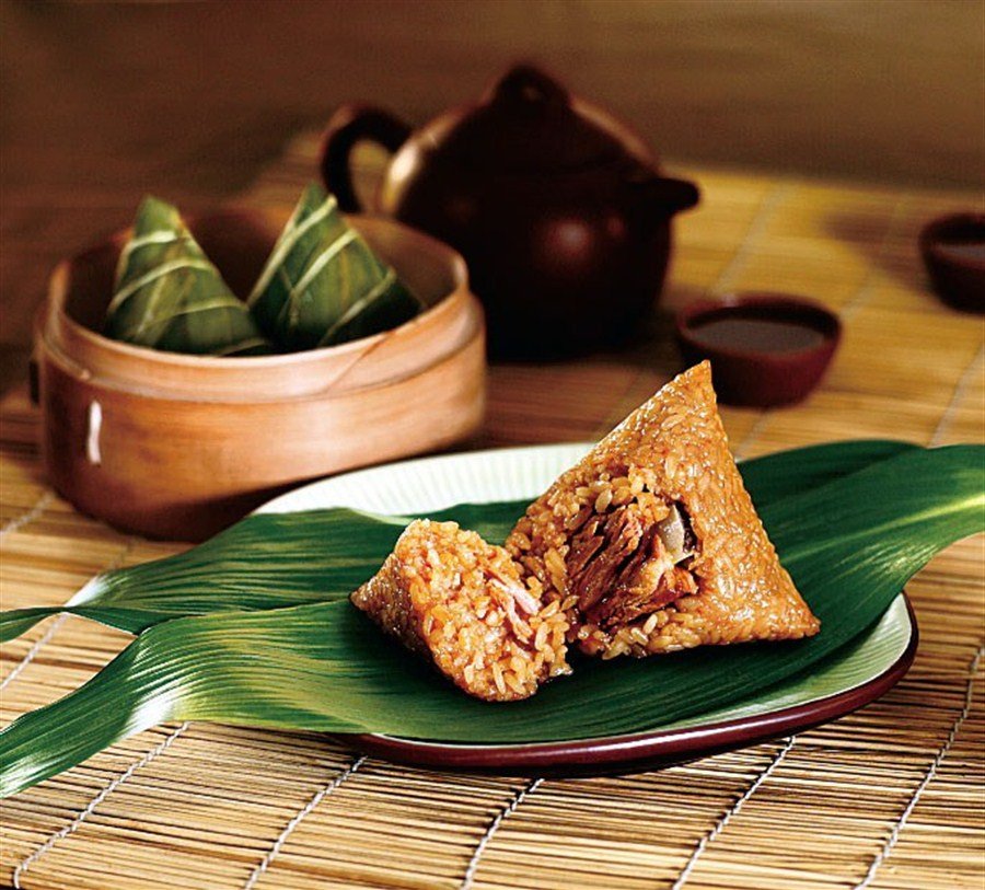 Some zhongzi, wrapped and unwrapped